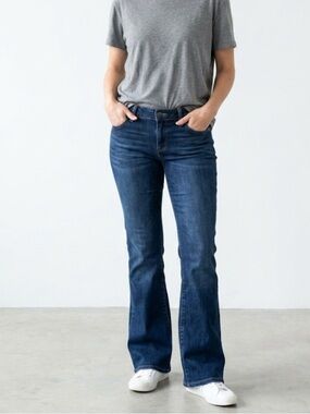 Farrah Baby Bootcut Jeans | Dark Wash Mid Rise Stretch Denim Size 2 Petite